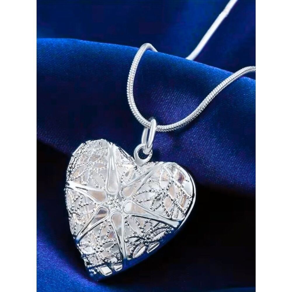 Necklace Filigree Heart-Shaped Locket Pendant on Snake Chain Memory Photo Locket